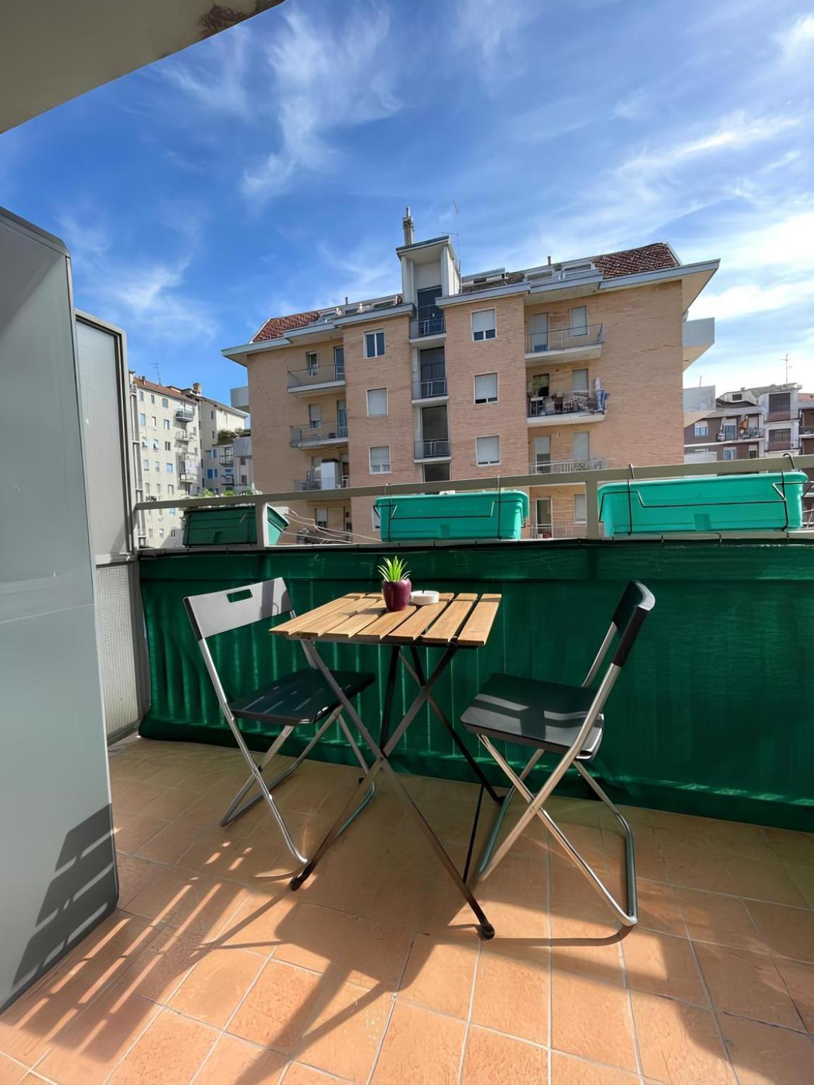 Gardone Apartment - Ampio Appartamento Con 2 Camere Da Letto - Comodo Per Duomo! Milaan Buitenkant foto