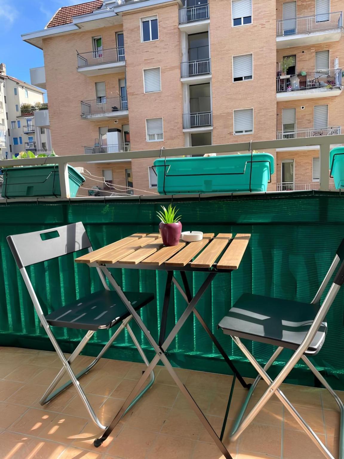Gardone Apartment - Ampio Appartamento Con 2 Camere Da Letto - Comodo Per Duomo! Milaan Buitenkant foto
