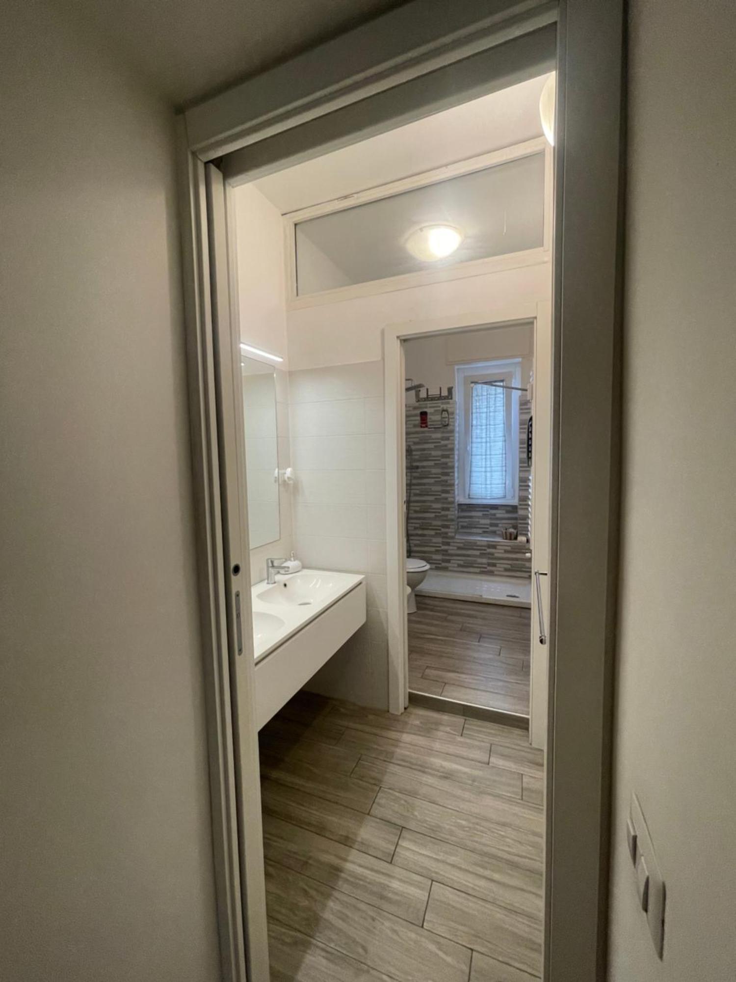 Gardone Apartment - Ampio Appartamento Con 2 Camere Da Letto - Comodo Per Duomo! Milaan Buitenkant foto