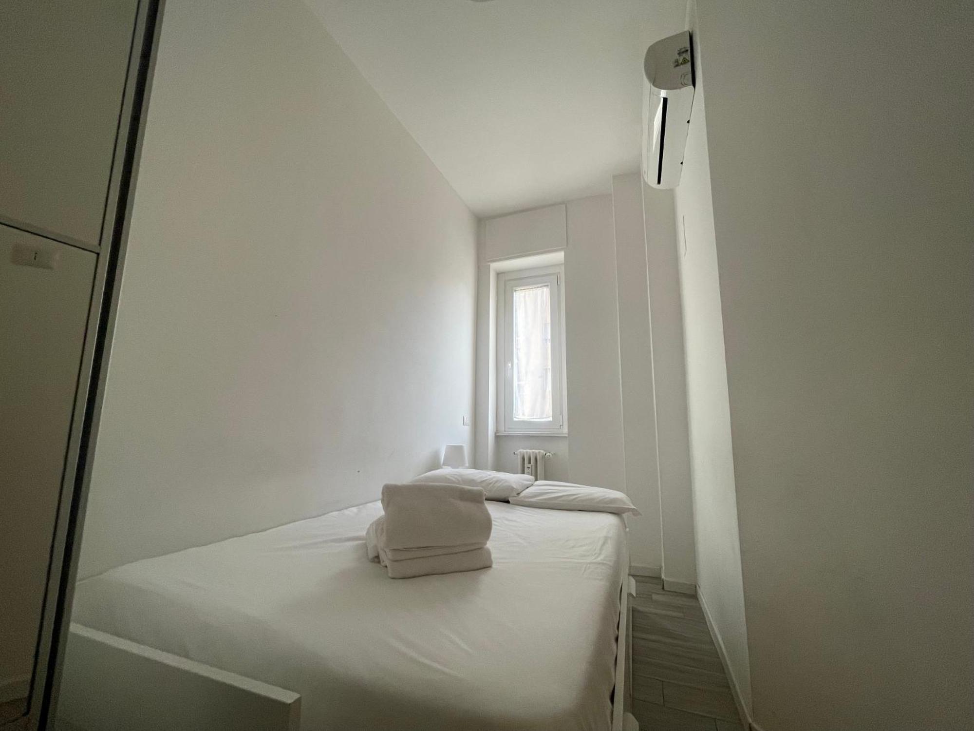Gardone Apartment - Ampio Appartamento Con 2 Camere Da Letto - Comodo Per Duomo! Milaan Buitenkant foto