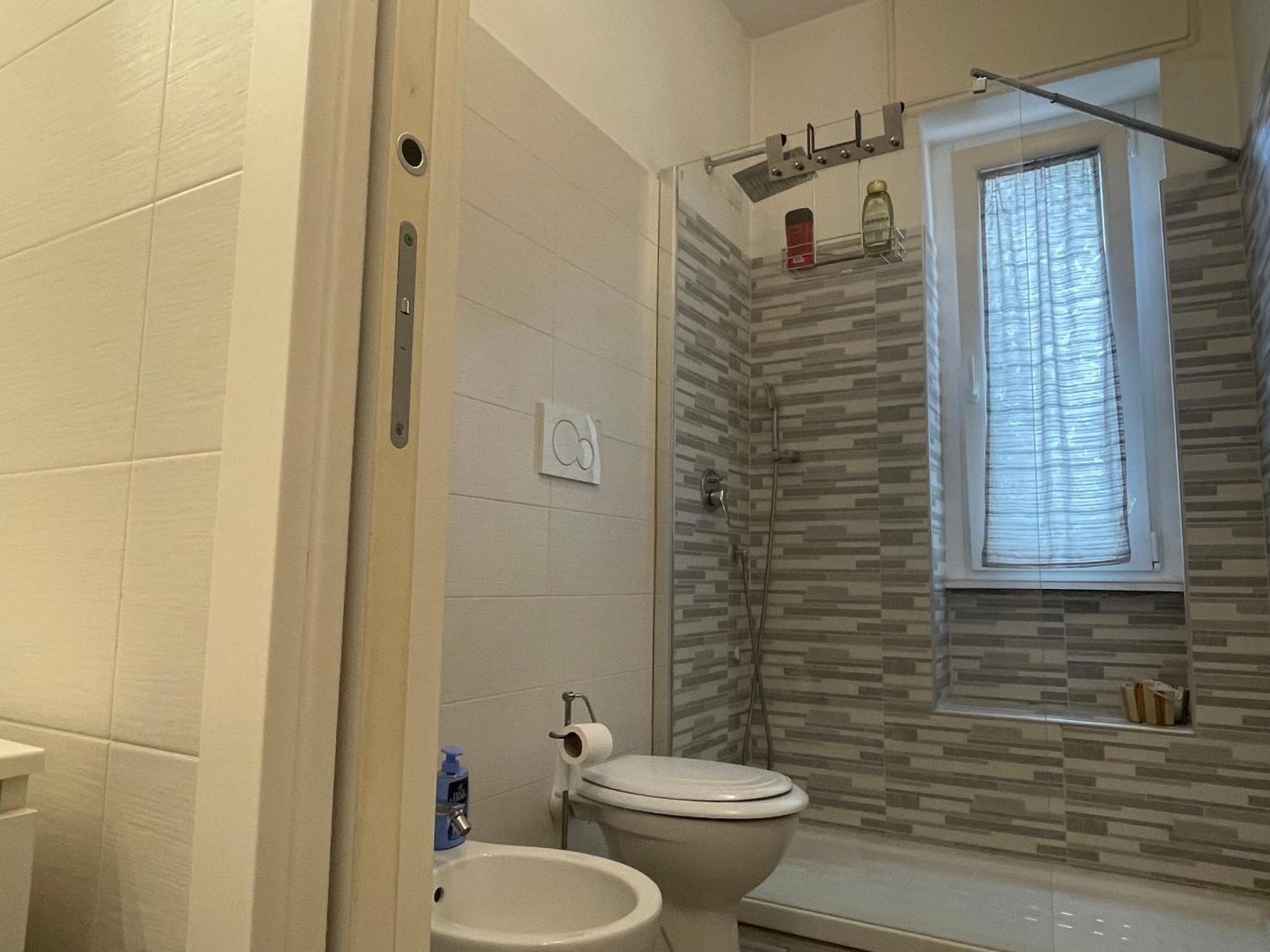 Gardone Apartment - Ampio Appartamento Con 2 Camere Da Letto - Comodo Per Duomo! Milaan Buitenkant foto